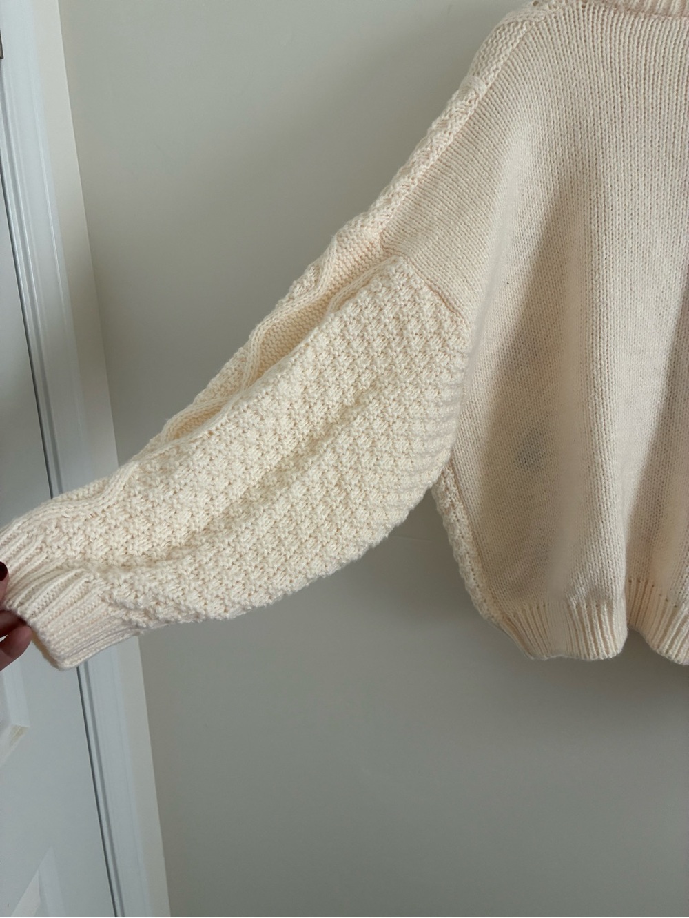 Entro Cream Cable Knit Sweater with green and red Embroidered Detail woman large - Picture 8 of 9